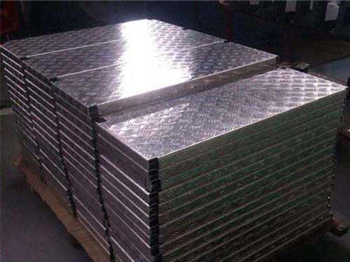 Papier d'aluminium en rouleau jumbo gaufré